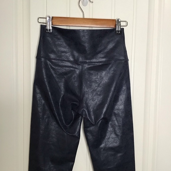 OFFLINE by Aerie Faux Leather Navy Leggings. - Picture 6 of 8